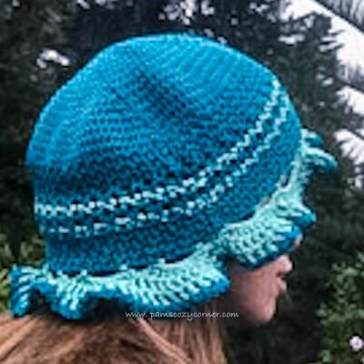Greencrochetbuckethatonwoman27shead