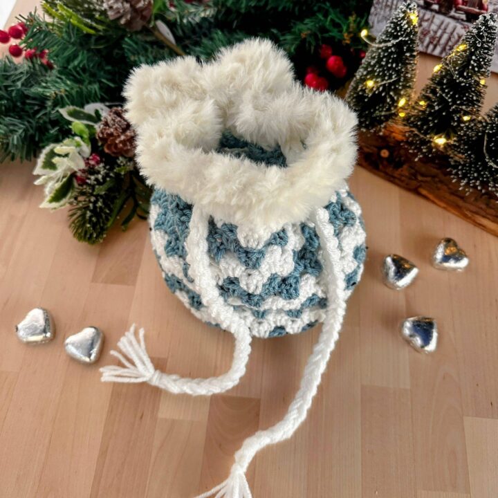 Image for Christmas Crochet Gift Bag Free Pattern
