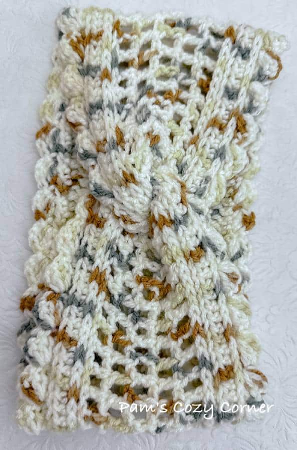 A crochet headband pattern