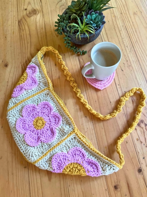 10 FRee Crochet Granny Square Patterns 11 Crochet Granny Square Bum Bag